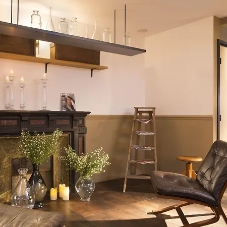 لو شات نوير باريس