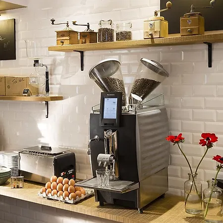 لو شات نوير فندق باريس