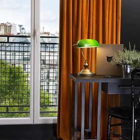 Otel Le Noir