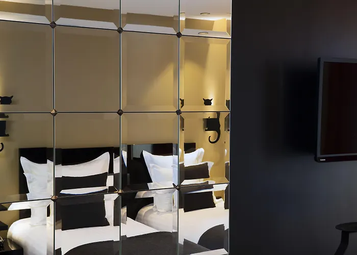 Le Noir Hotel 4*